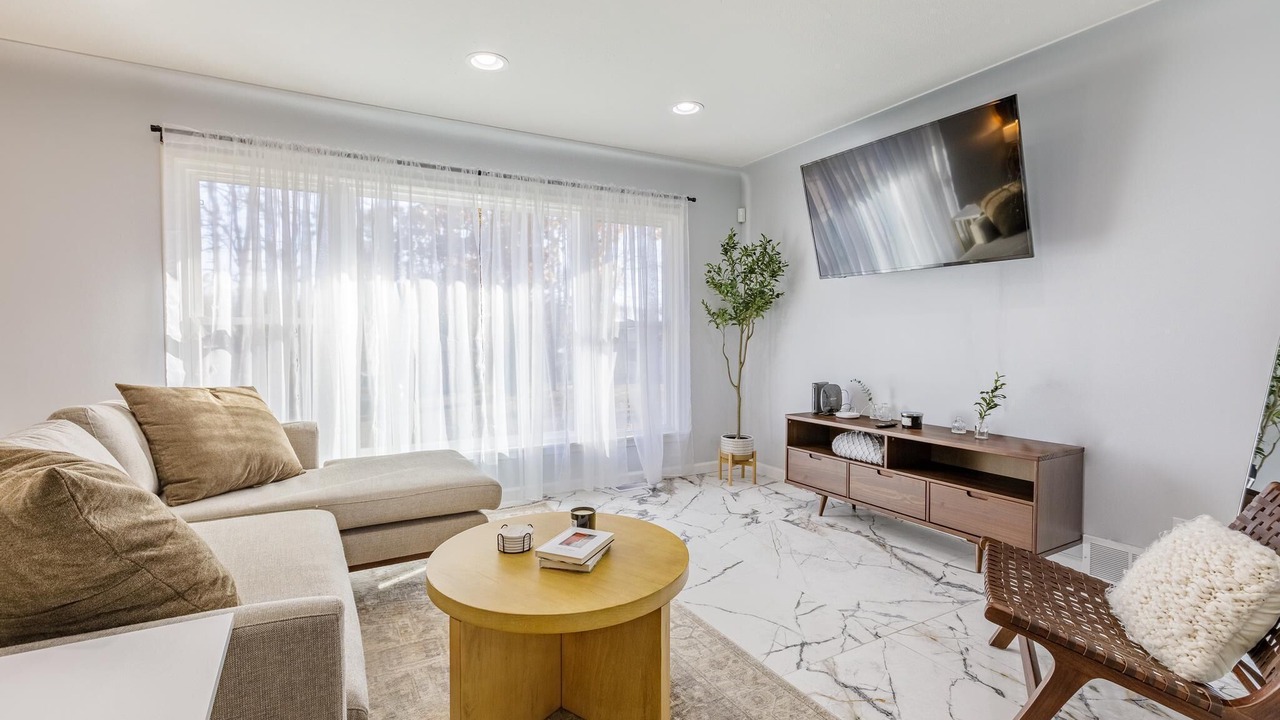 Photo of Livingroom in Commerce Township