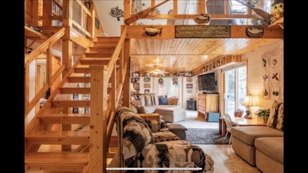 Photo of Livingroom in Newville