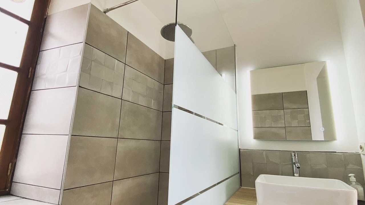 Photo of Bathroom in Longrayez