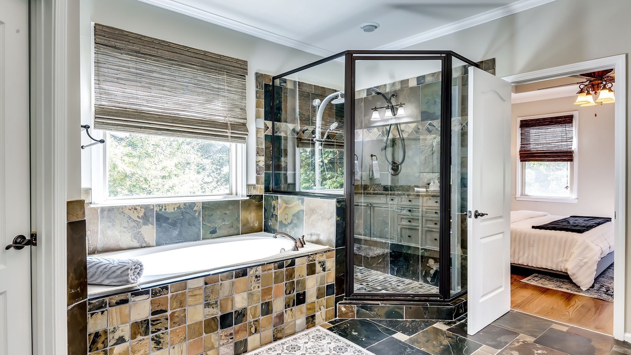 Photo of Bathroom in Ashford Park