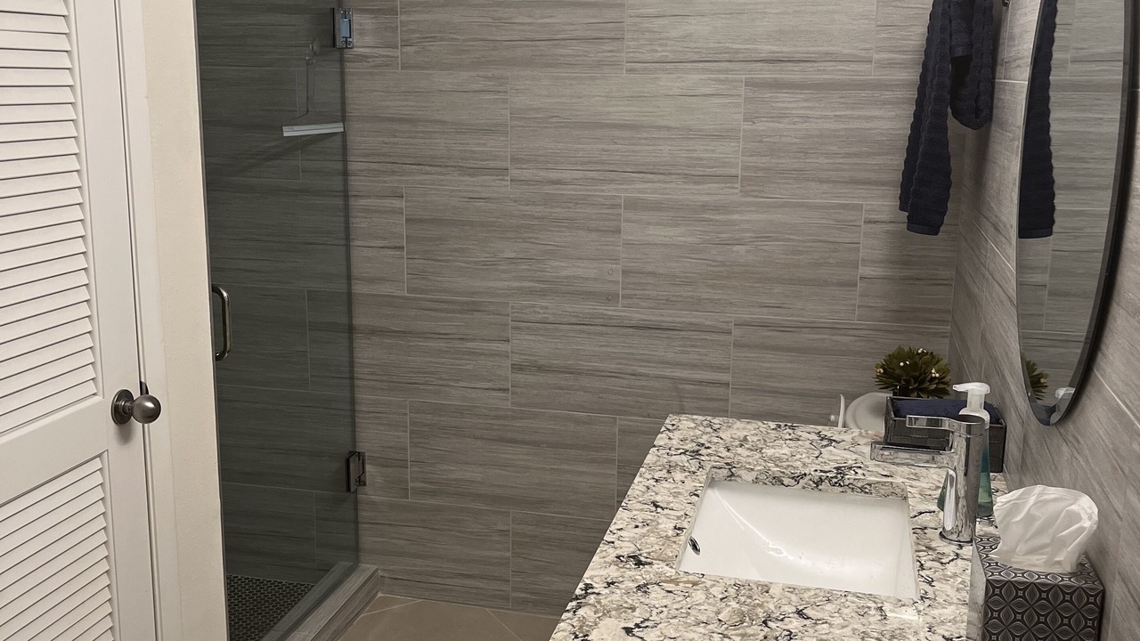 Photo of Bathroom in Stagetop