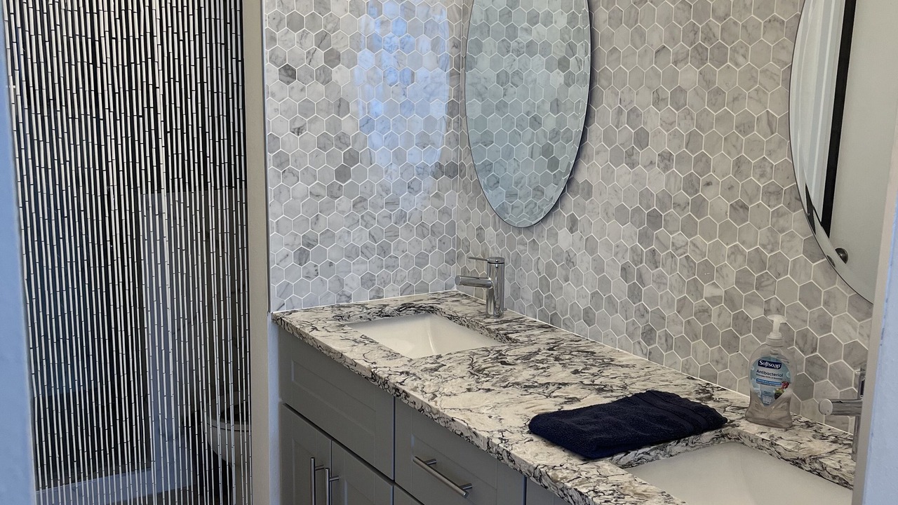 Photo of Bathroom in Stagetop