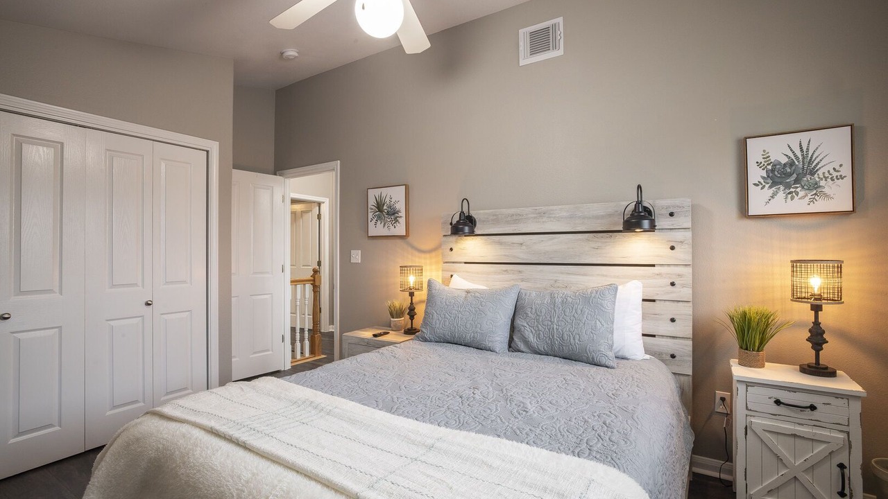 Photo of Bedroom in Canyon Lake
