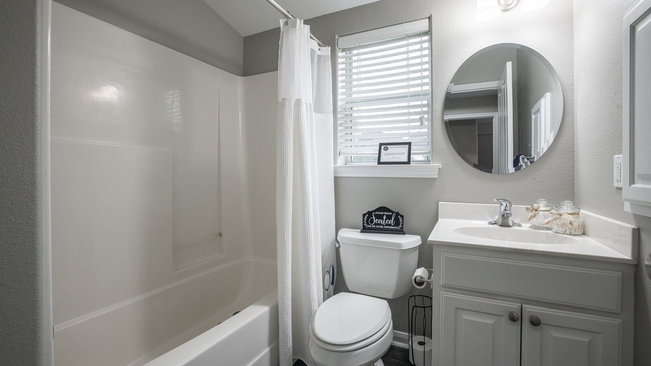 Photo of Bathroom in Canyon Lake
