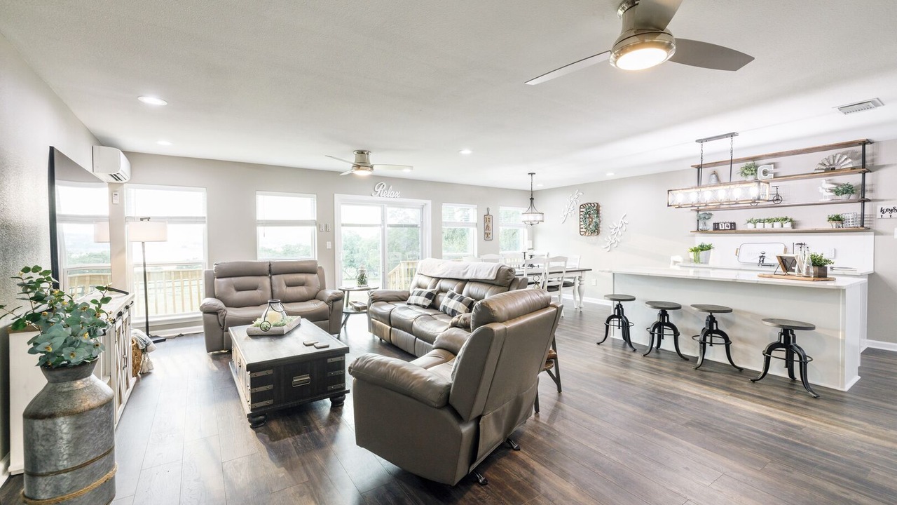 Photo of Livingroom in Canyon Lake