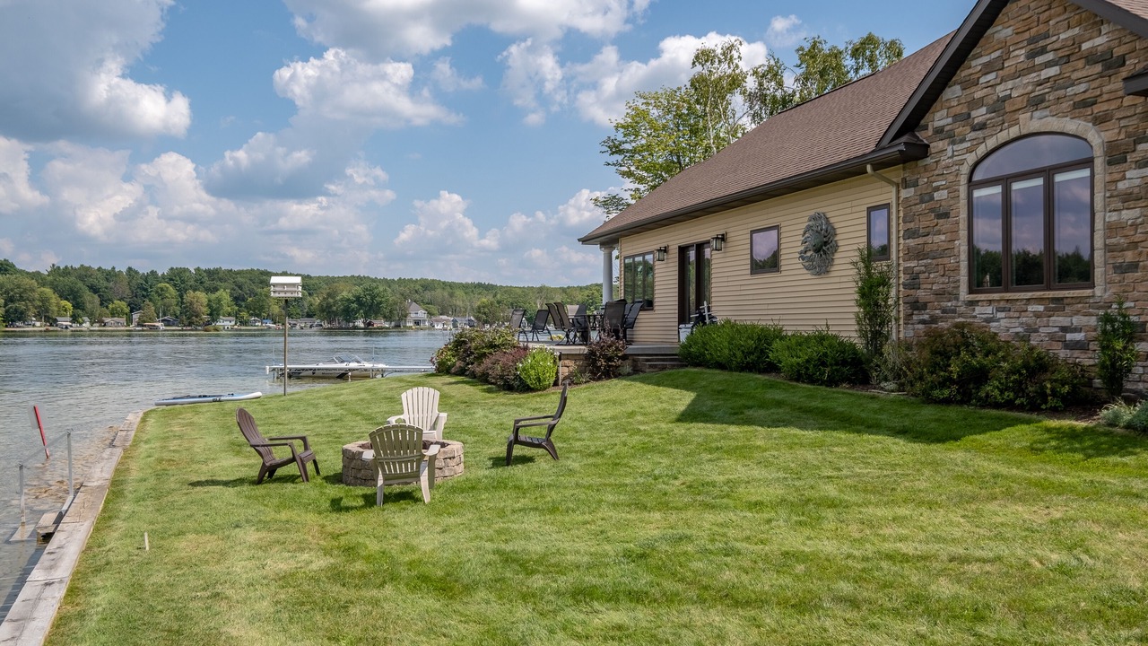 Photo of Patio Balcony in Lake