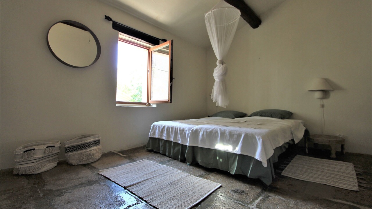 Photo of Bedroom in Collias