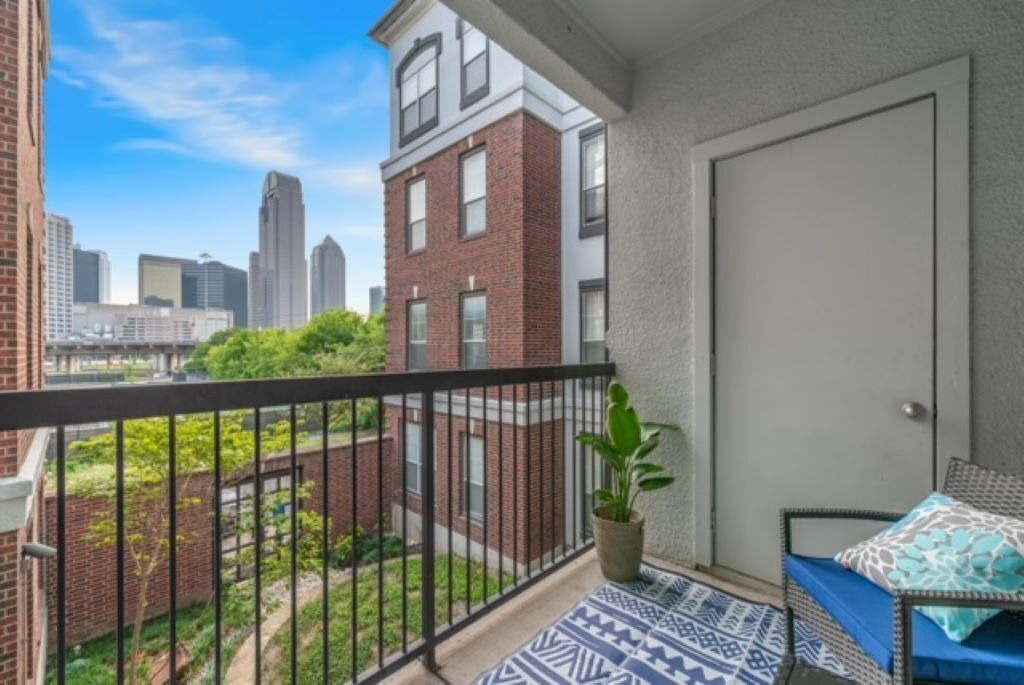 Photo of Patio Balcony in Bryan Place