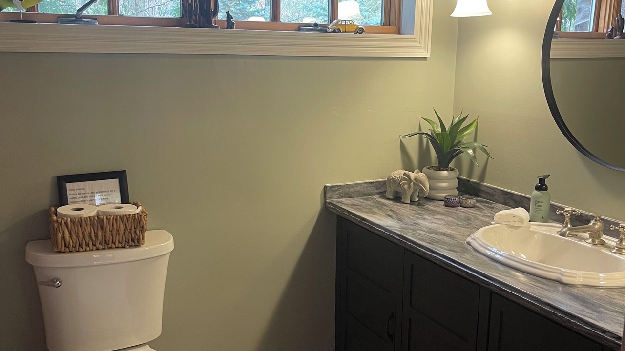 Photo of Bathroom in Mono