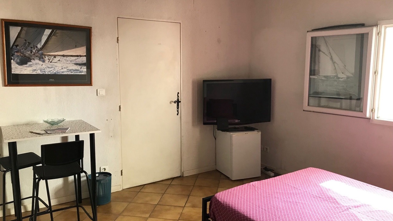 Photo of Bedroom in Chateau Gombert