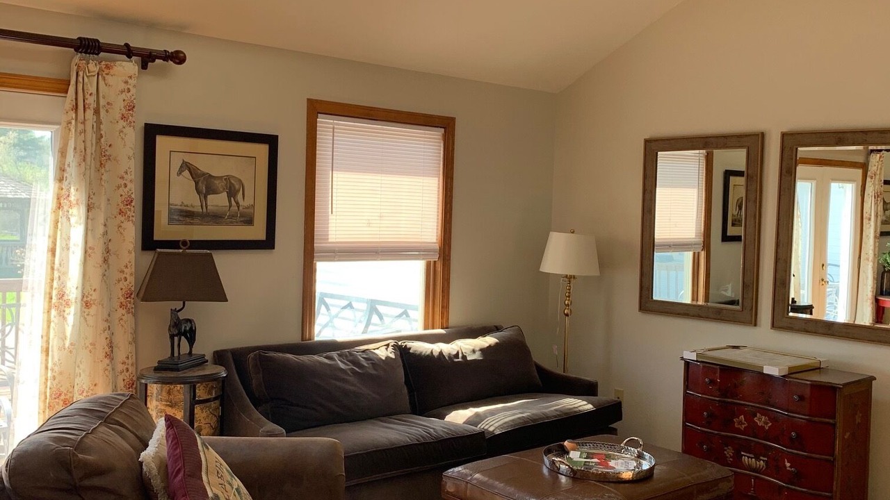 Photo of Livingroom in Schuylerville