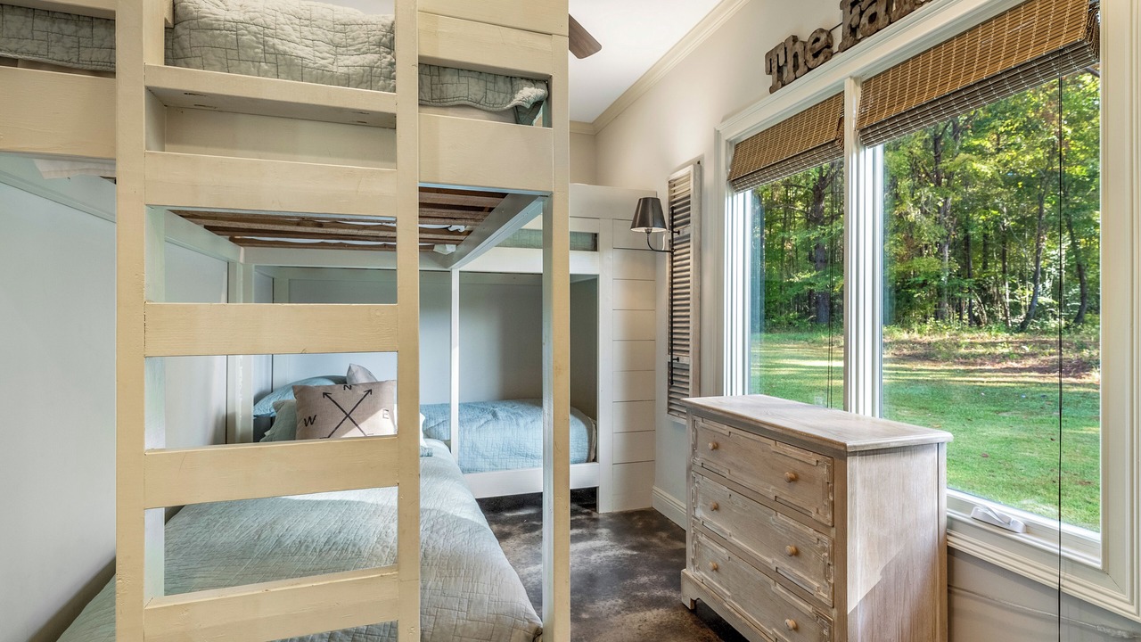 Photo of Bedroom in Clinton