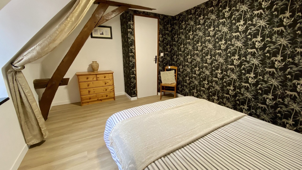 Photo of Bedroom in Noyant-Villages