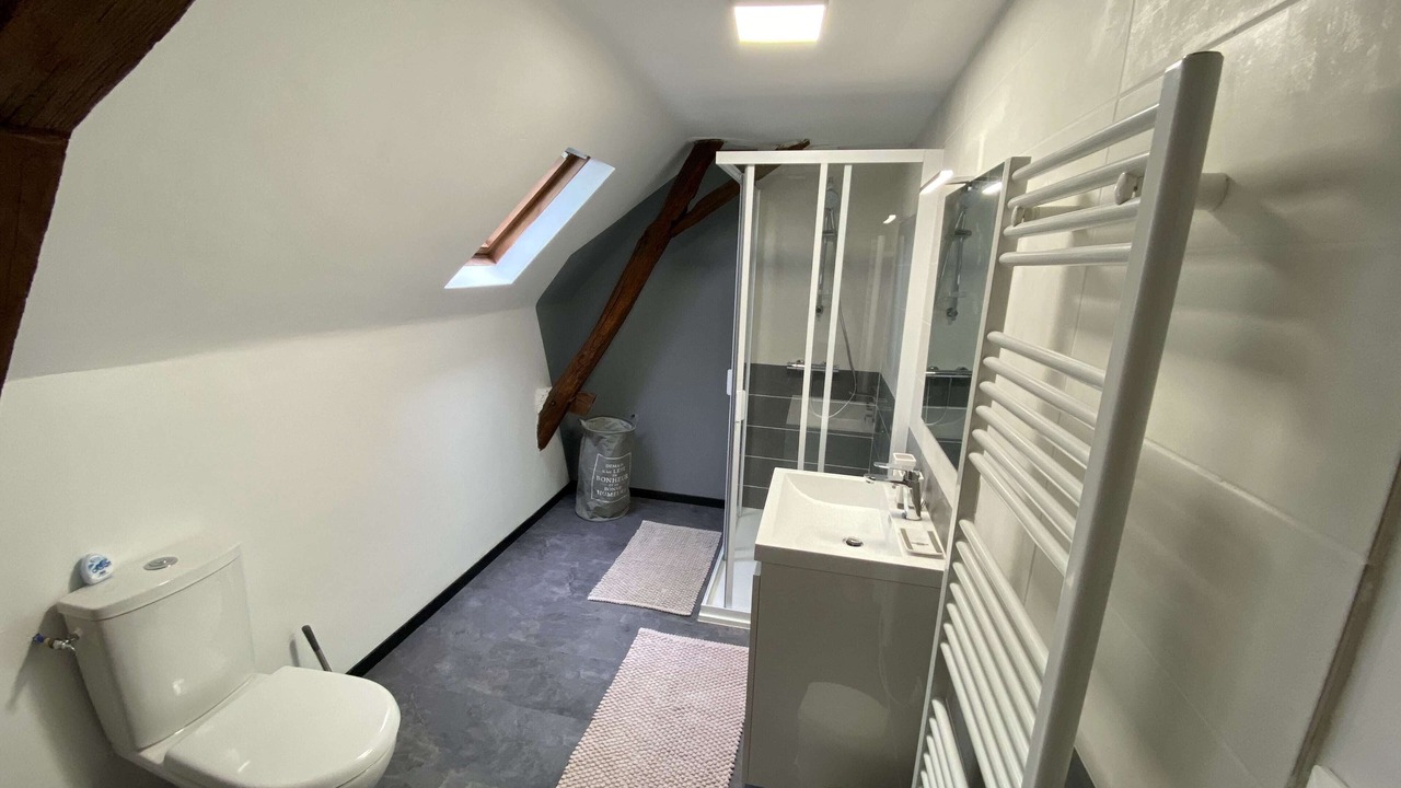 Photo of Bathroom in Noyant-Villages