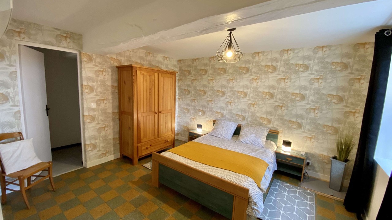 Photo of Bedroom in Noyant-Villages