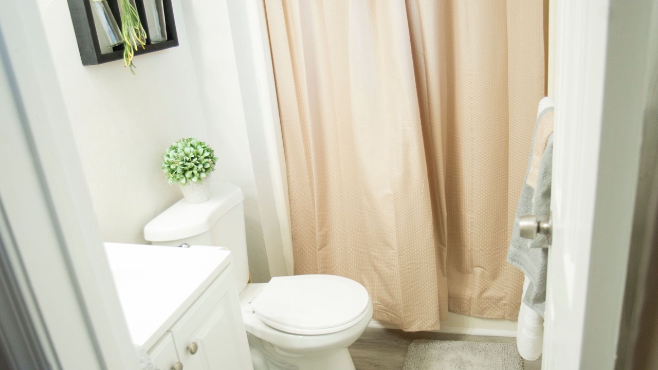 Photo of Bathroom in Fentress
