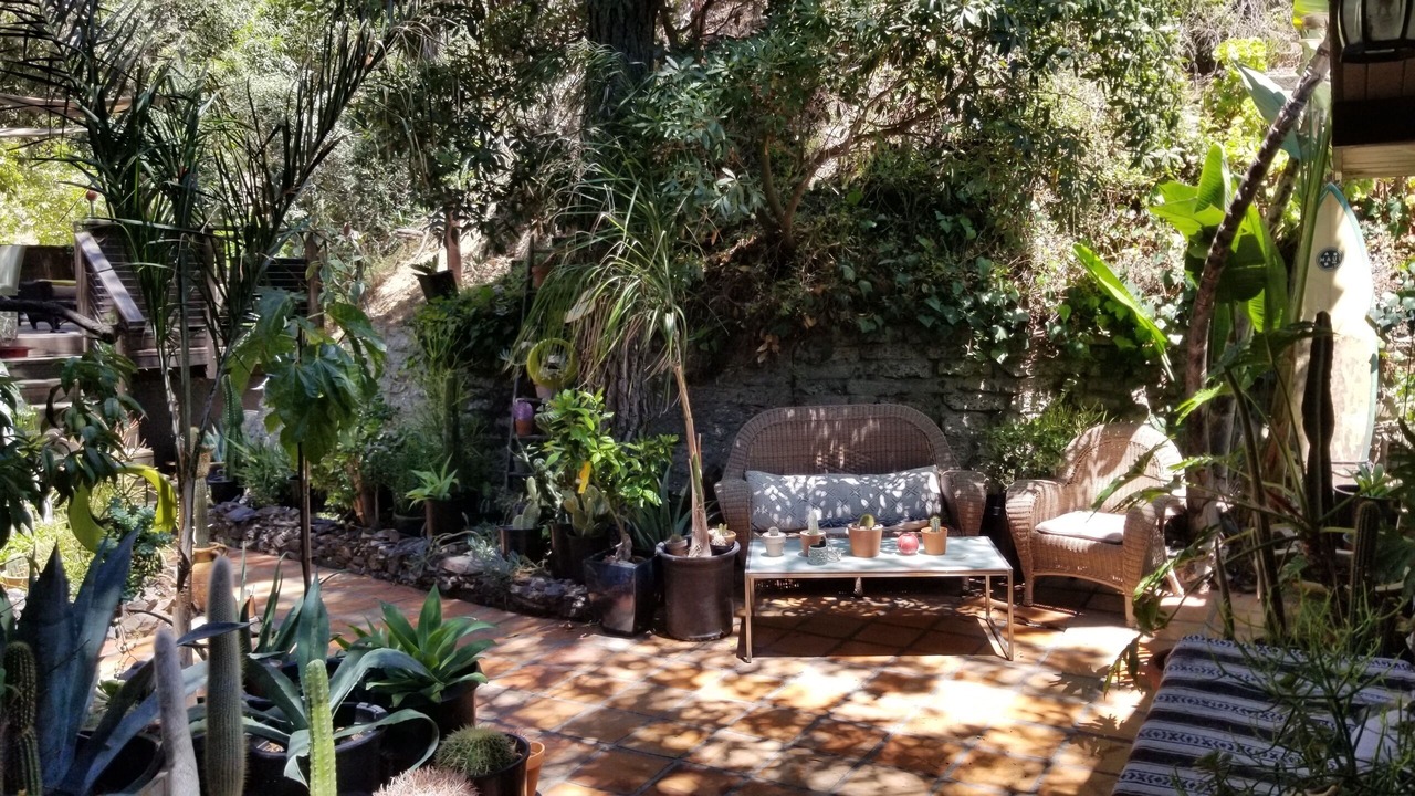Photo of Patio Balcony in Beverly Glen