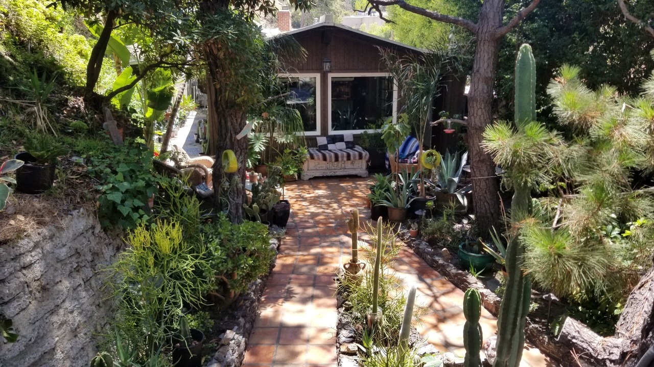 Photo of Patio Balcony in Beverly Glen