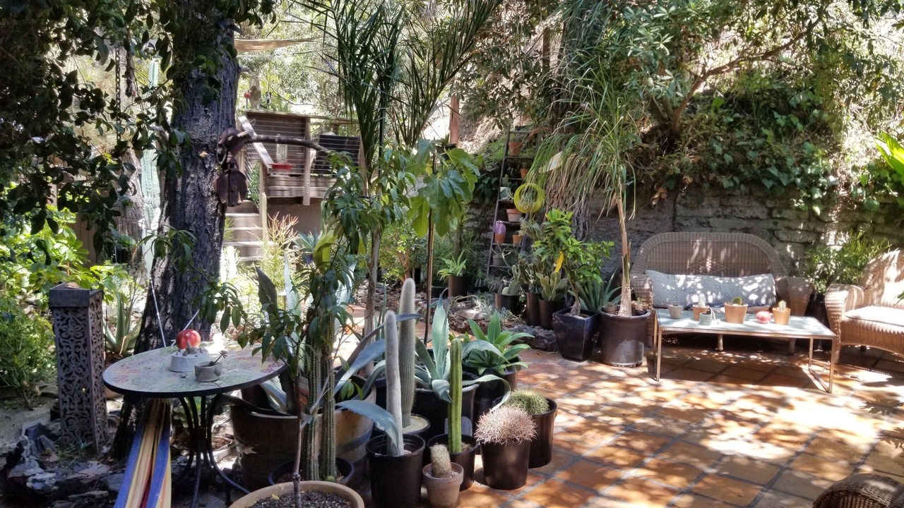 Photo of Patio Balcony in Beverly Glen
