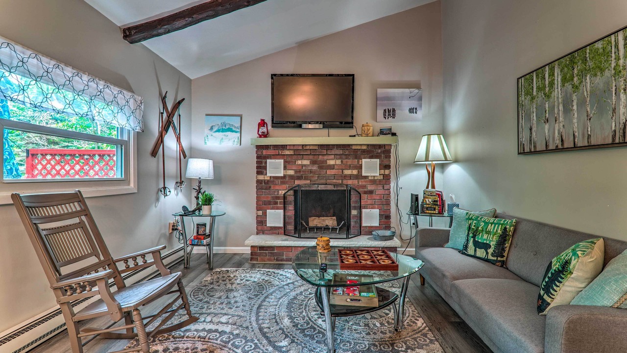 Photo of Livingroom in Briar Crest Woods