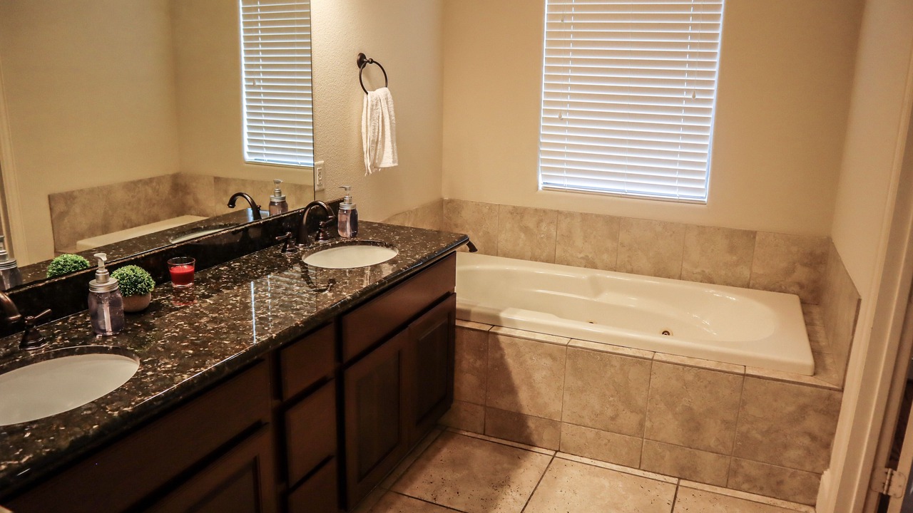 Photo of Bathroom in Woodlake - Briar Meadow