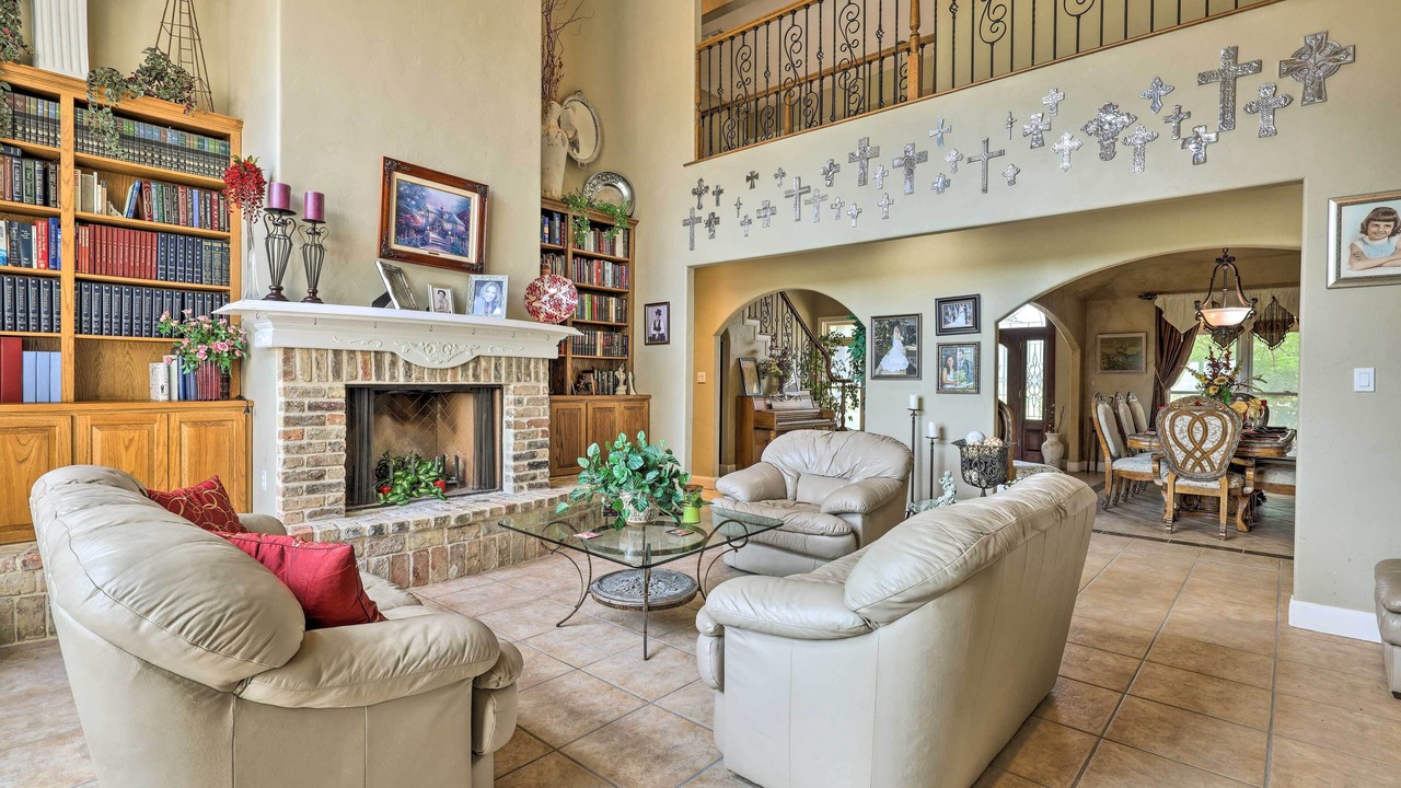 Photo of Livingroom in Spring Branch