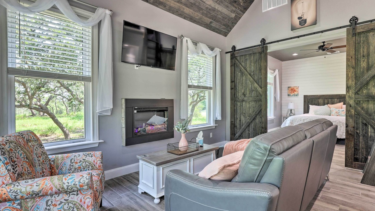 Photo of Livingroom in Spring Branch