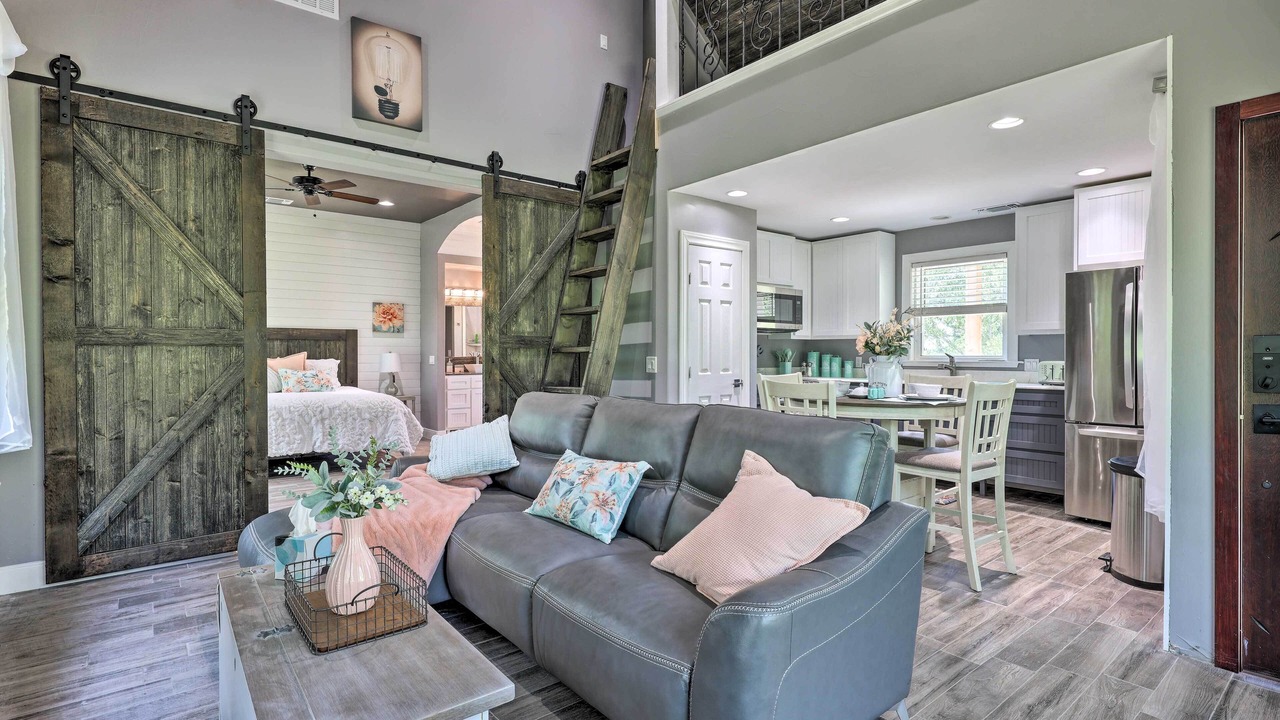 Photo of Livingroom in Spring Branch