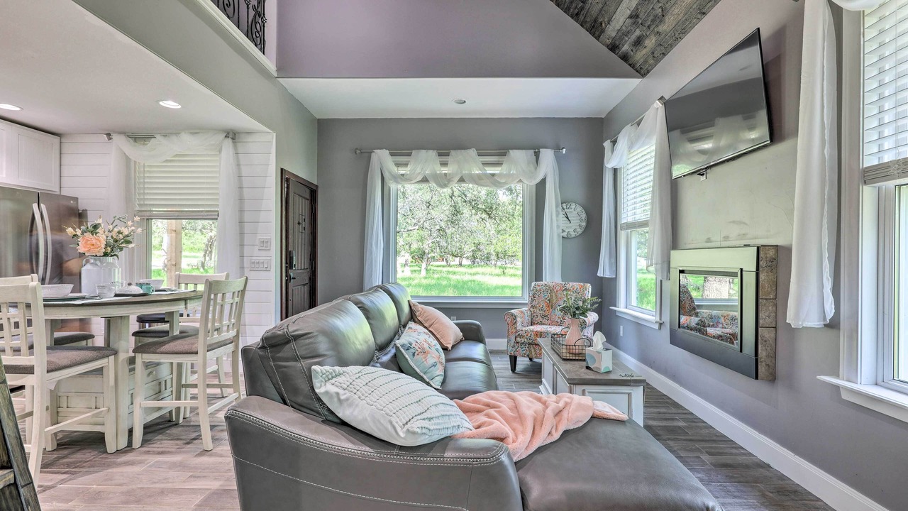 Photo of Livingroom in Spring Branch
