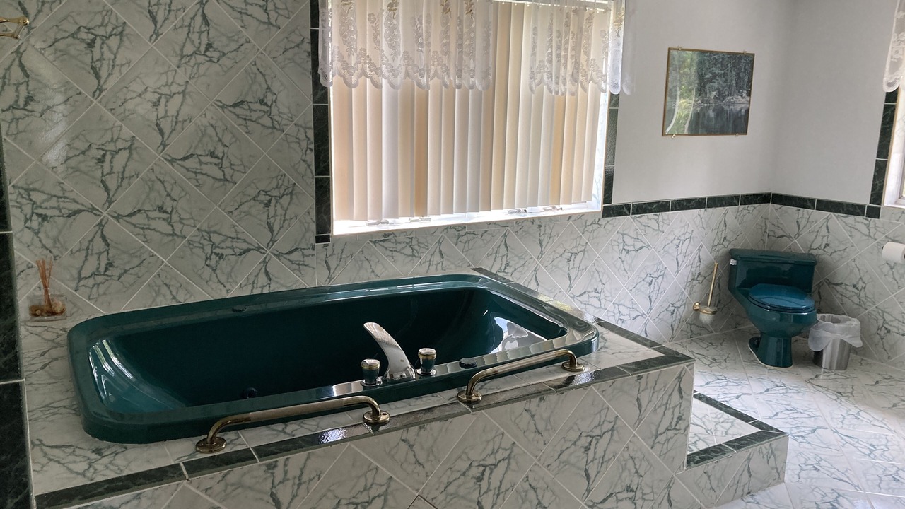 Photo of Bathroom in Paradox