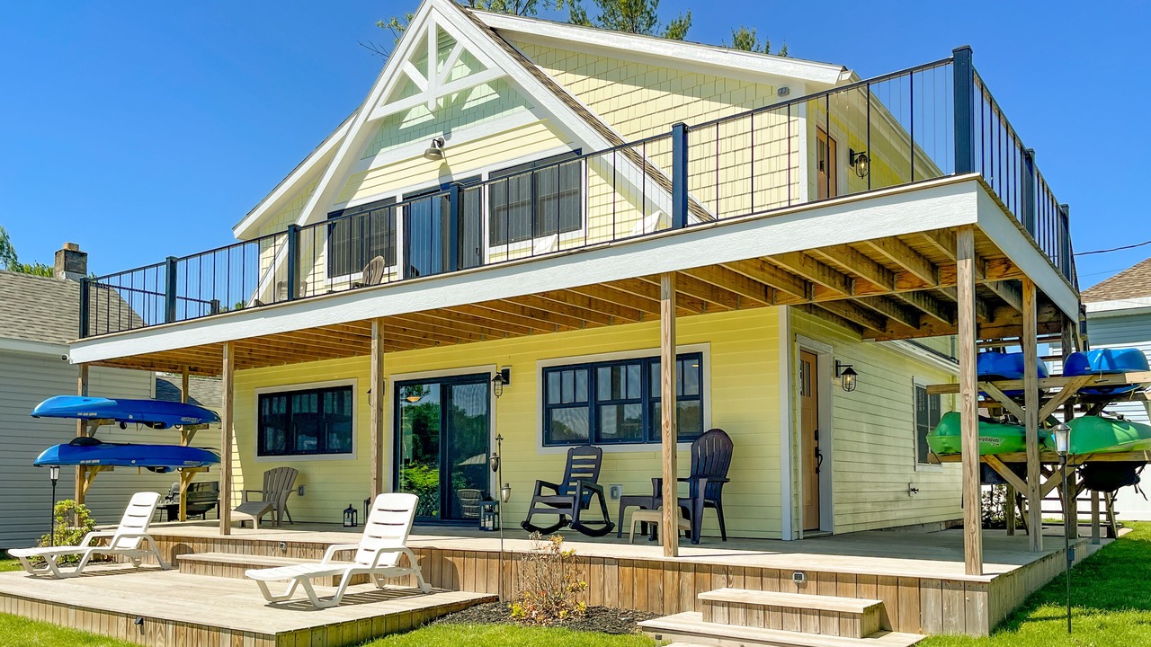 Photo of Patio Balcony in Sylvan Beach