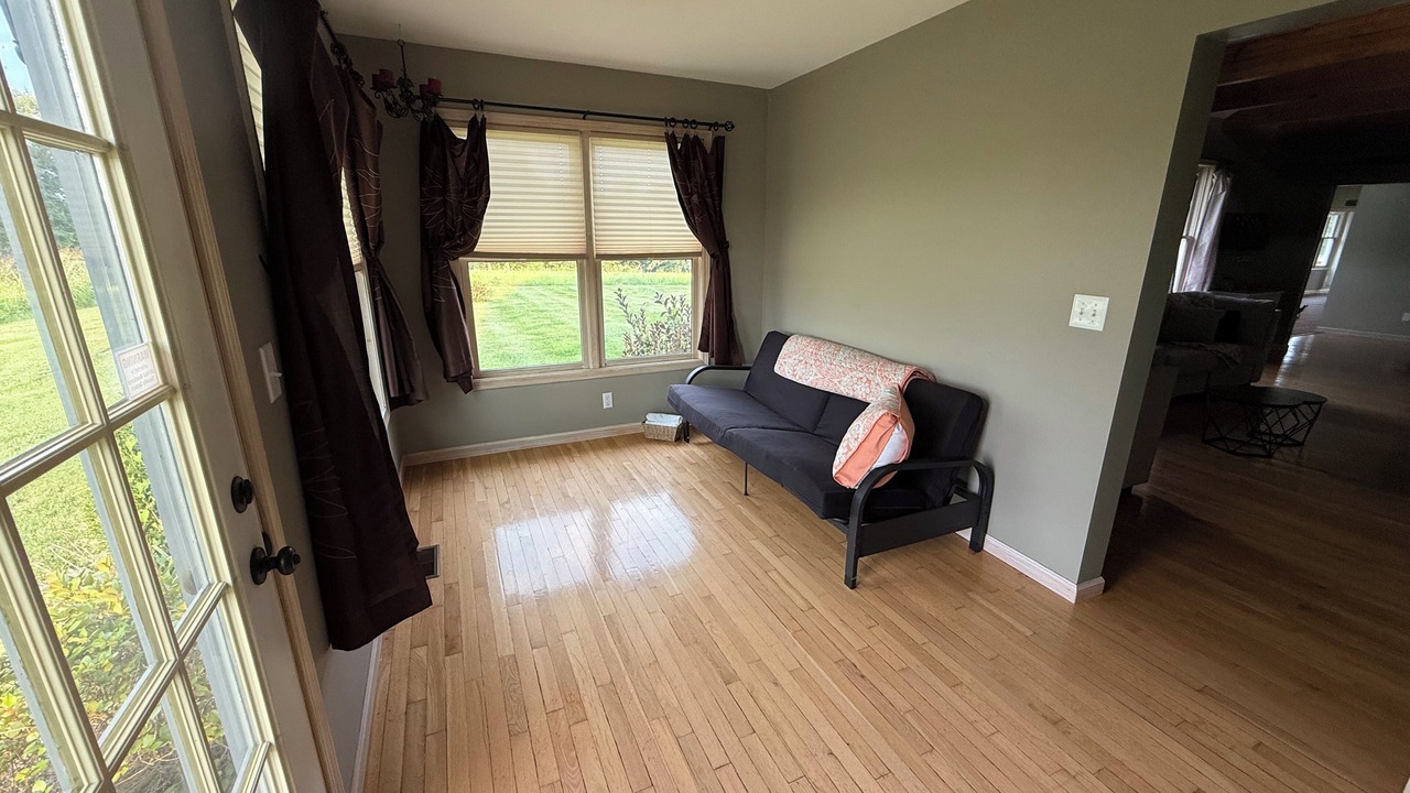 Photo of Livingroom in Cobden