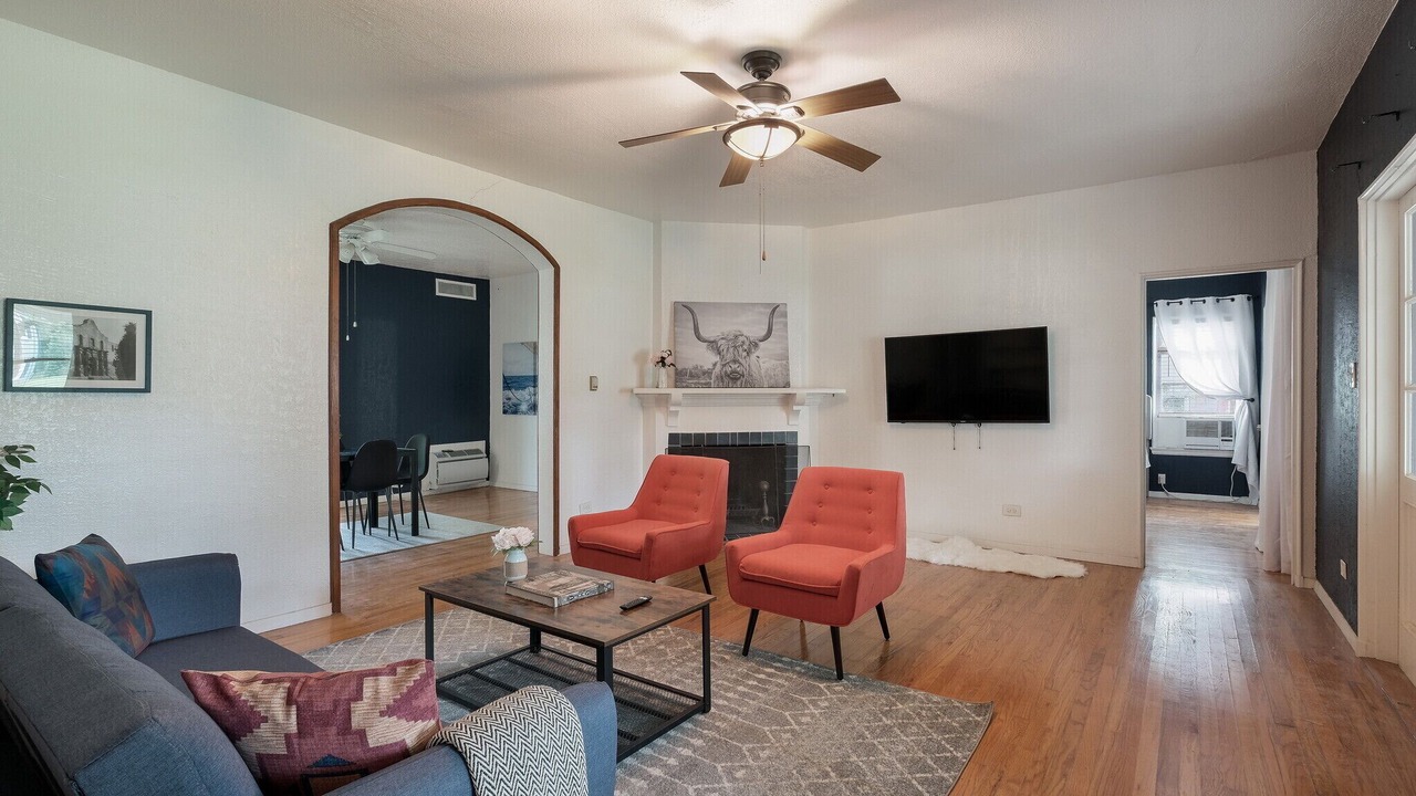 Photo of Livingroom in Monticello Park