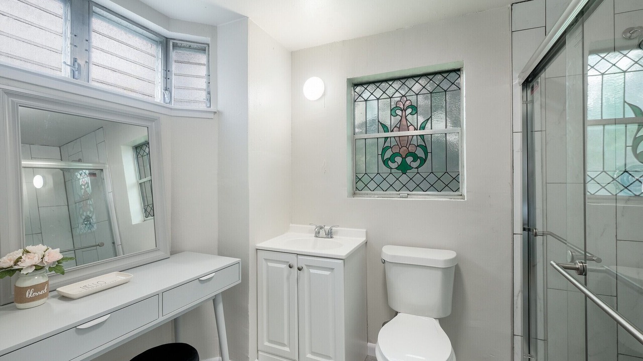 Photo of Bathroom in Monticello Park