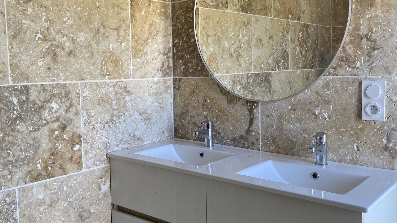 Photo of Bathroom in Sablet