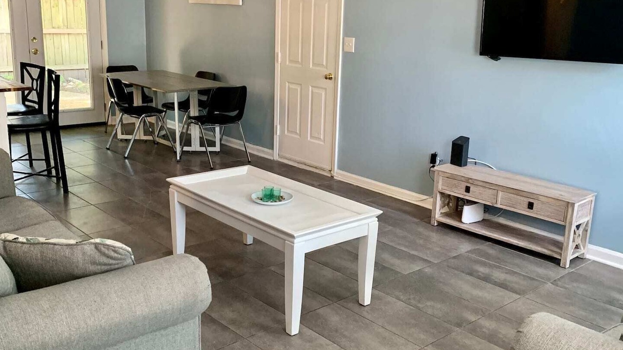 Photo of Livingroom in North Newport News
