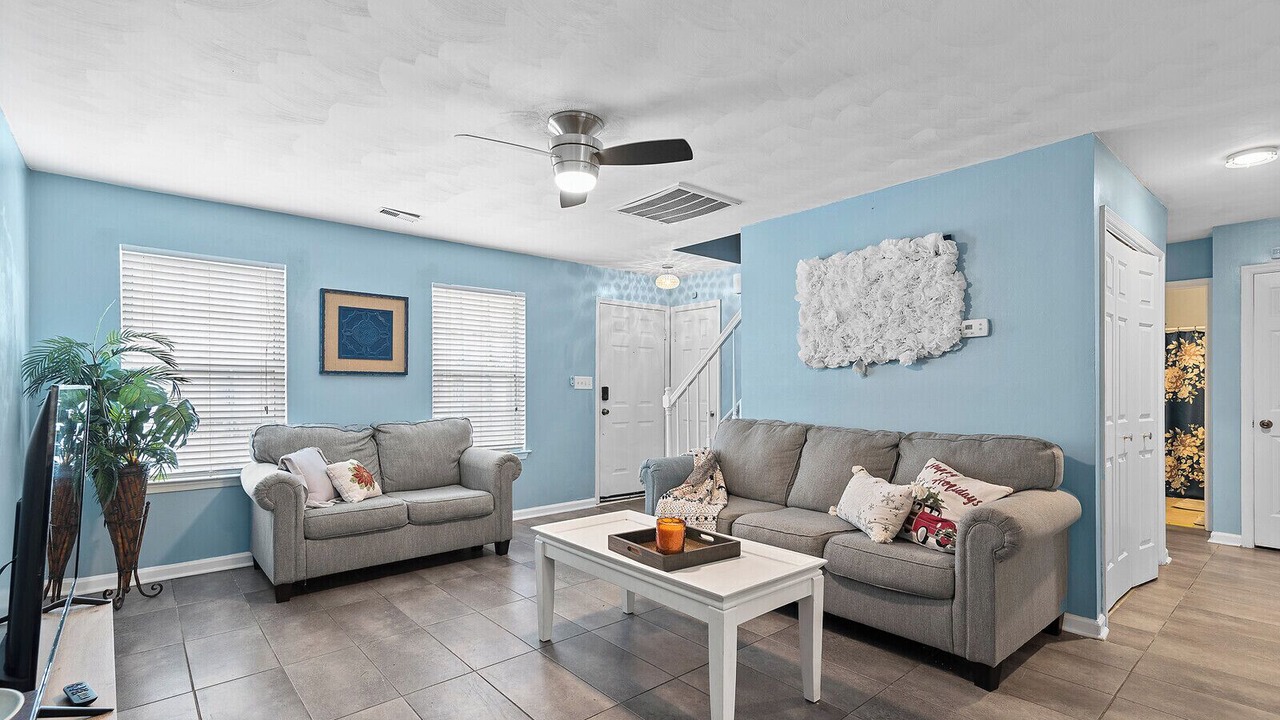 Photo of Livingroom in North Newport News