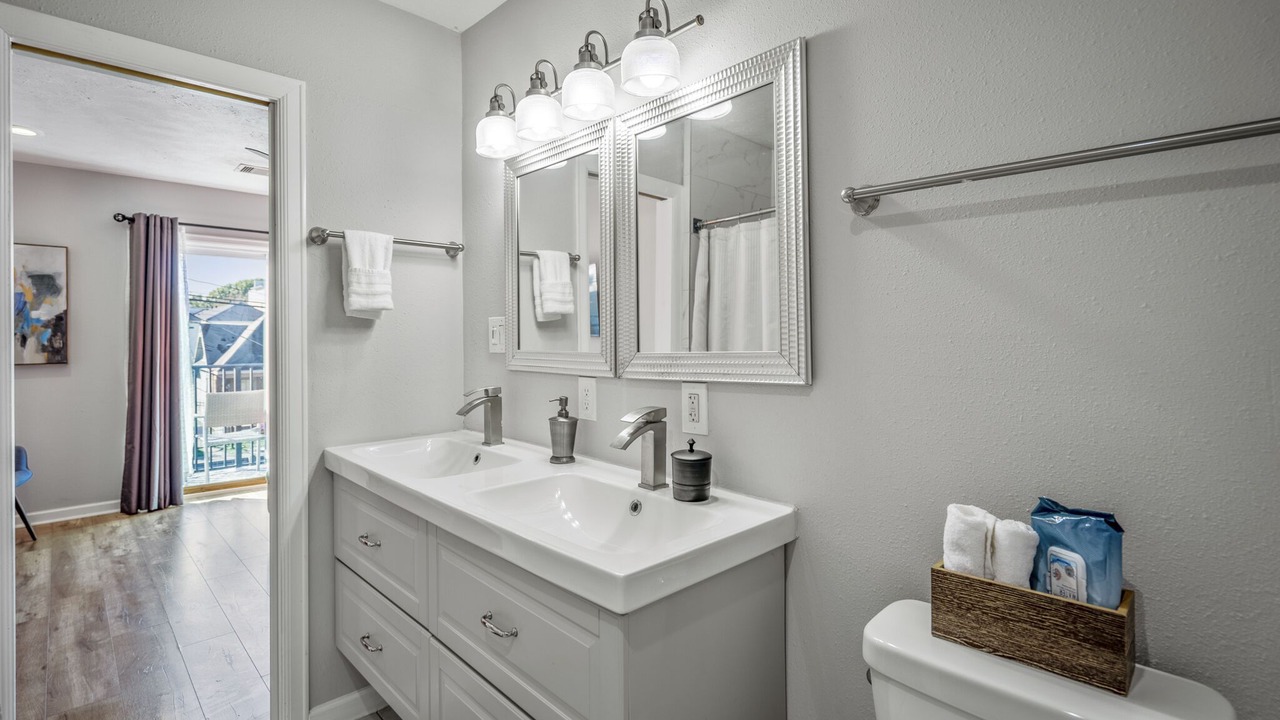 Photo of Bathroom in Washington Ave./ Memorial Park