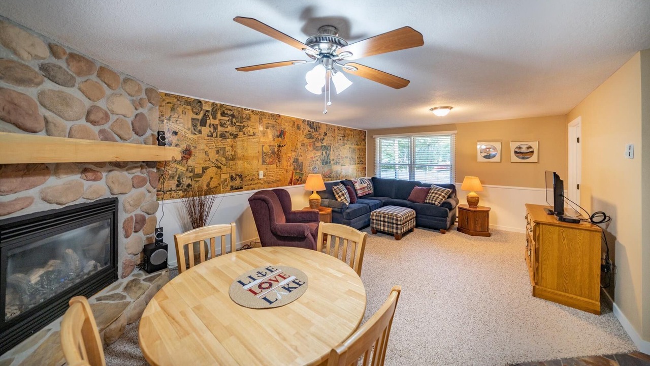 Photo of Livingroom in Crosslake