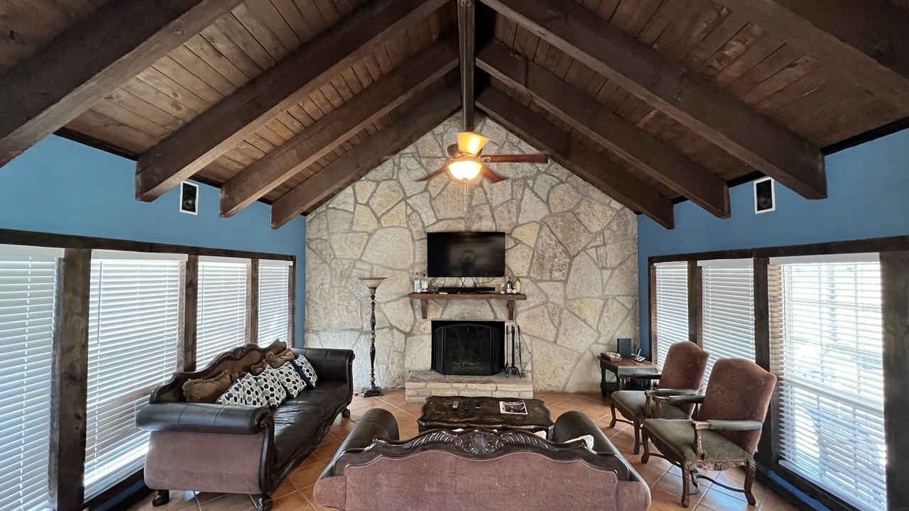 Photo of Livingroom in Lajitas
