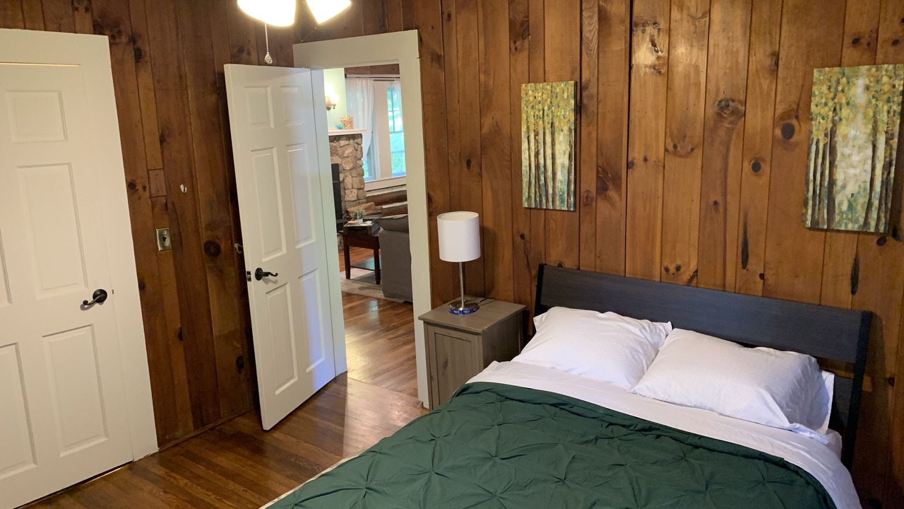 Photo of Bedroom in Valley Hill