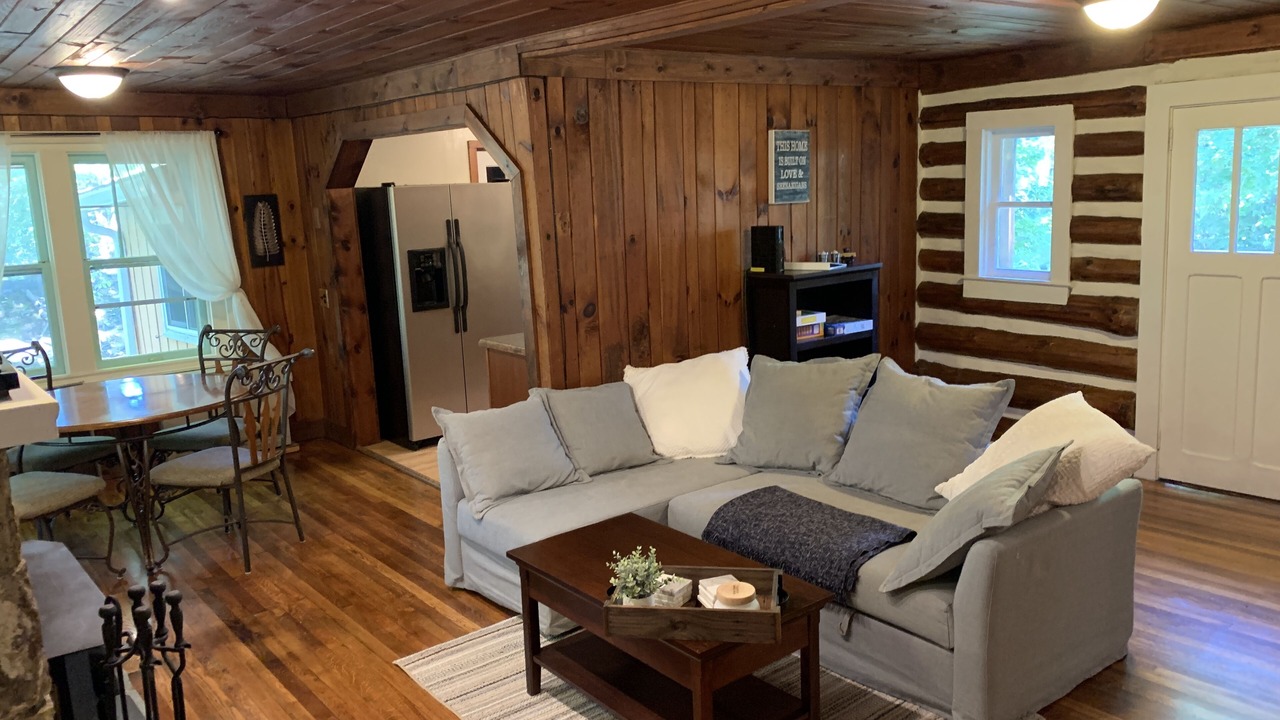 Photo of Livingroom in Valley Hill