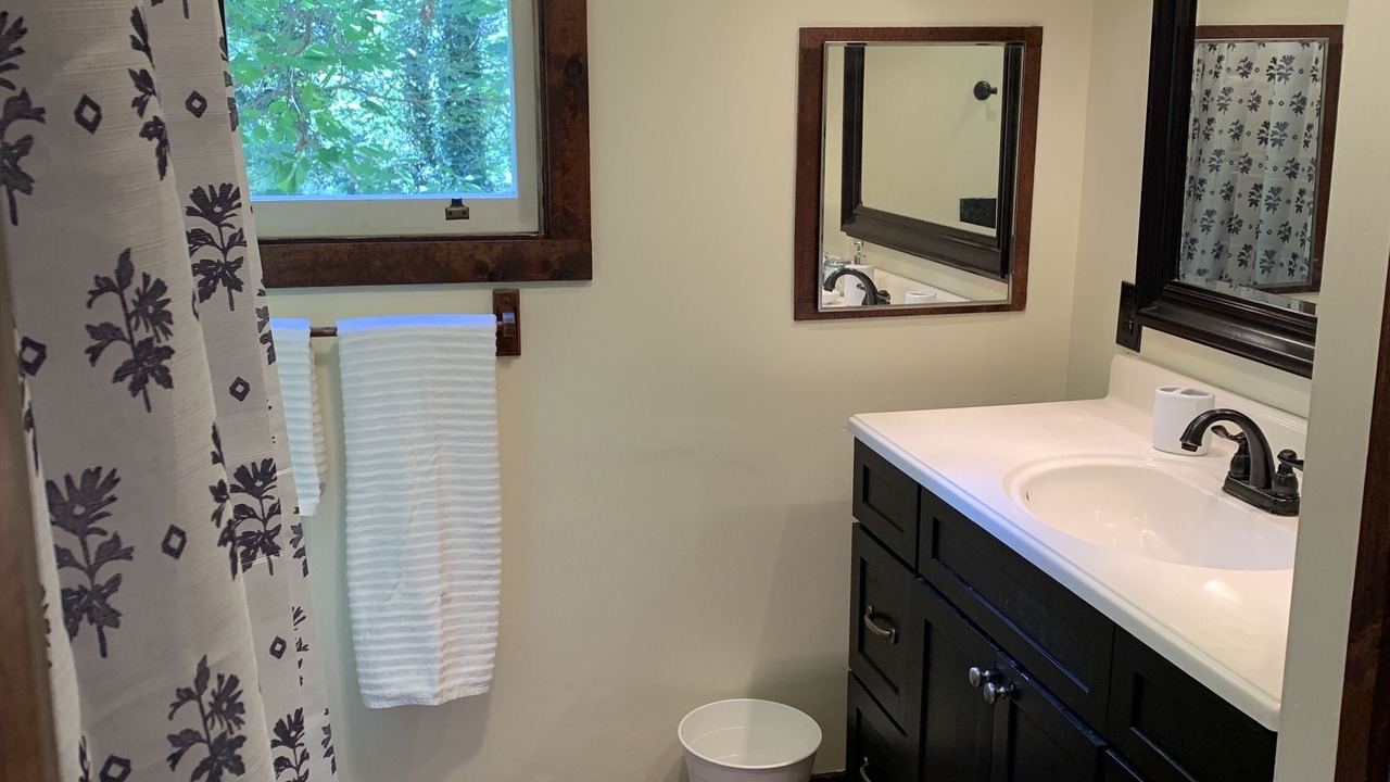 Photo of Bathroom in Valley Hill