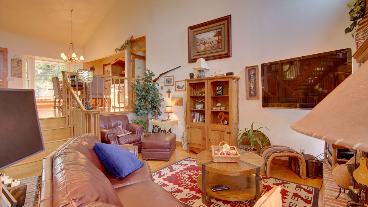 Photo of Livingroom in Custer County