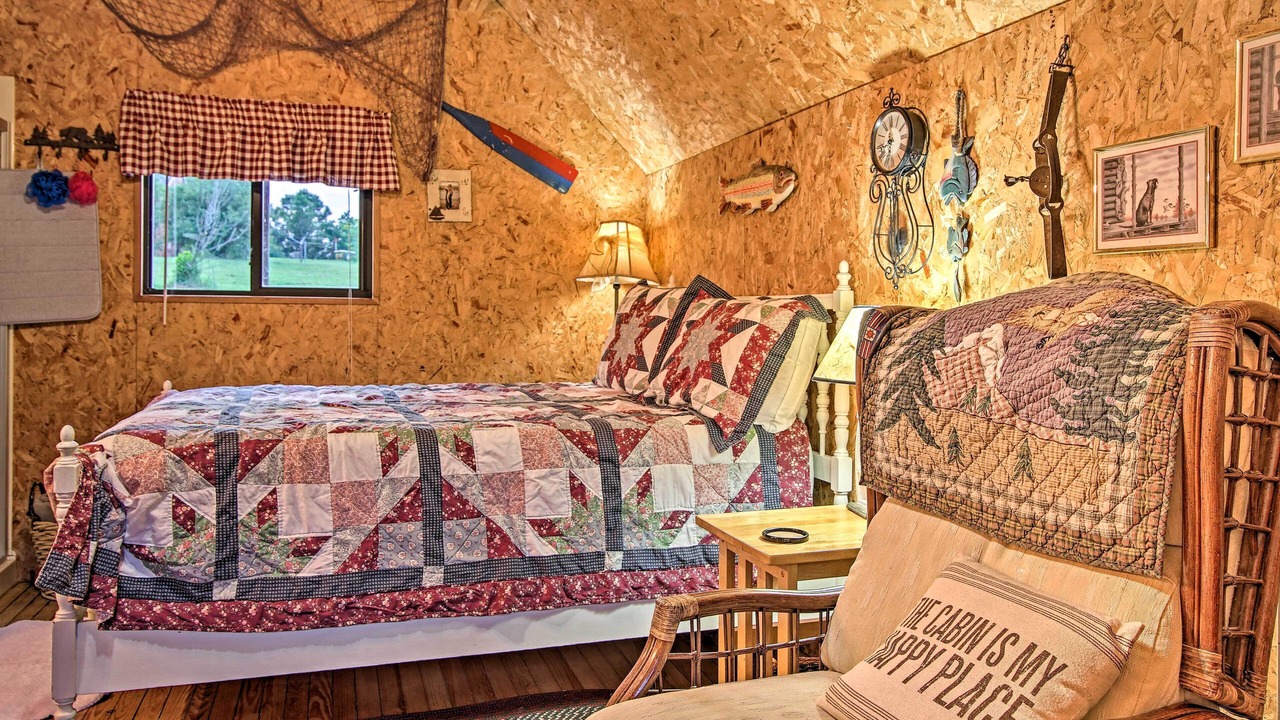 Photo of Bedroom in Custer County