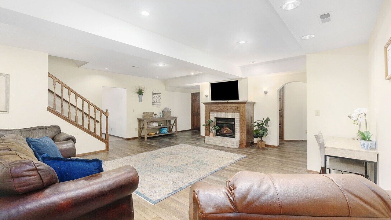 Photo of Livingroom in Lennox