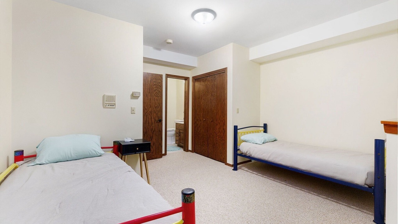 Photo of Bedroom in Lennox