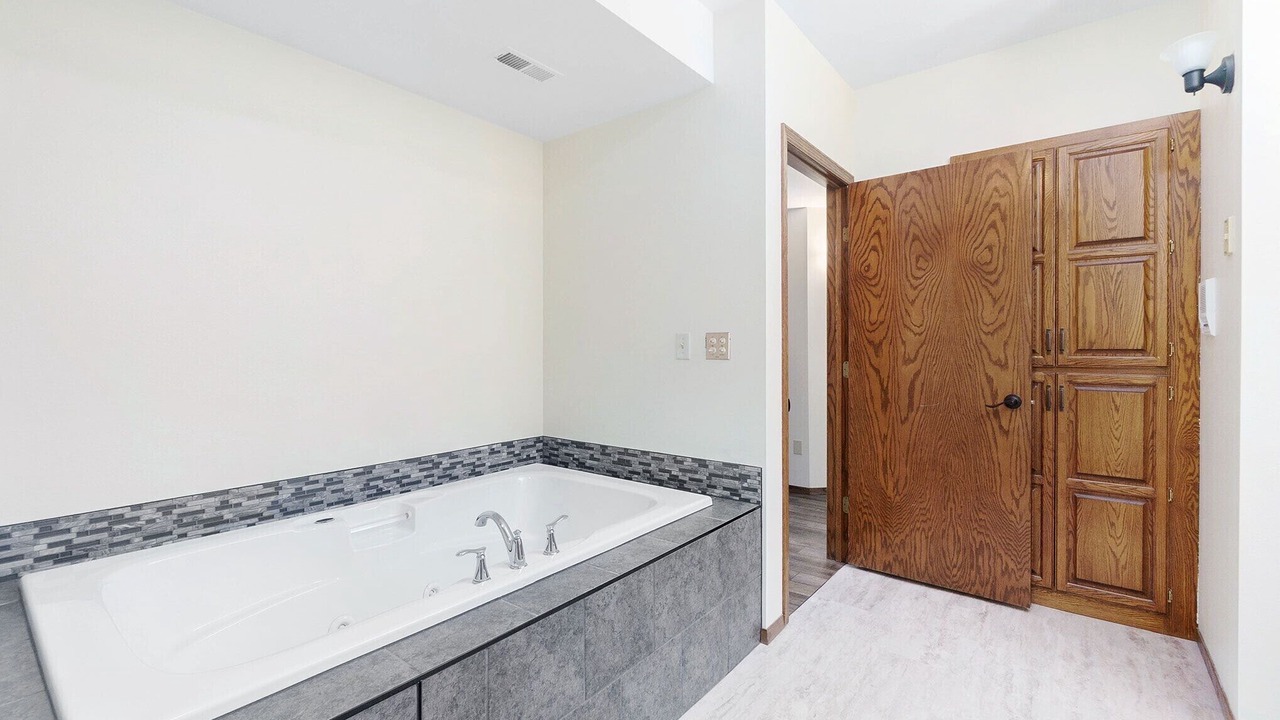 Photo of Bathroom in Lennox