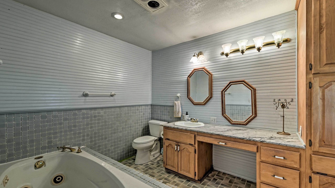Photo of Bathroom in Energy