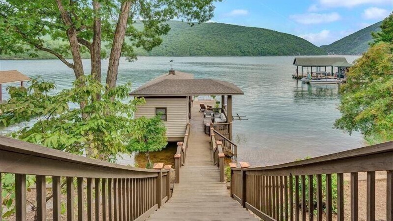 Photo of Outdoor in Huddleston